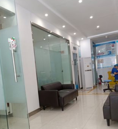 河南郾城青苗友好口腔門(mén)診部休息區(qū)