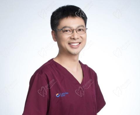 云南昆明藍橙口腔吳拓江