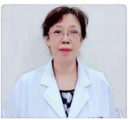 襄陽佰年口腔門診口腔修復(fù)醫(yī)師