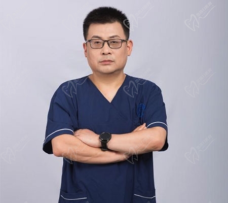 金舒馬鞍山鑫馬口腔醫(yī)院種植院長