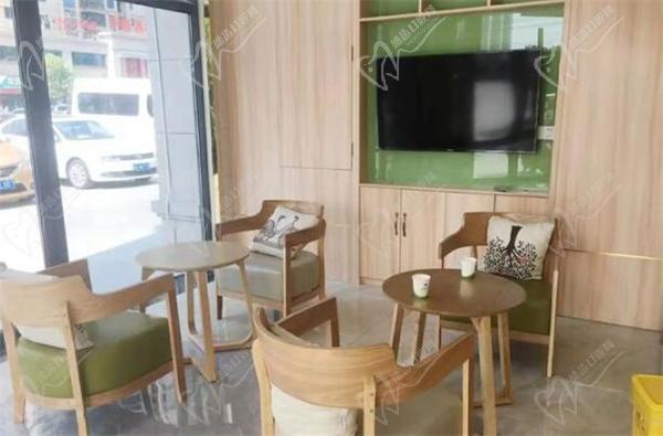 六安悅牙口腔三里橋旗艦店