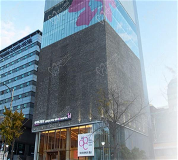 韓國(guó)id醫(yī)院牙科價(jià)格透露：樹脂補(bǔ)牙15萬(wàn)起,隱形牙齒矯正720萬(wàn)起