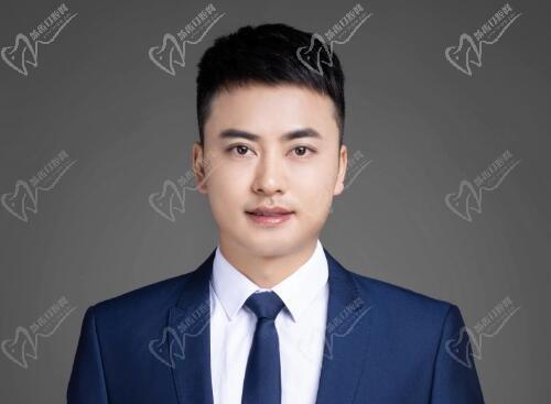 上海蔡躍波醫(yī)生簡介:蔡躍波醫(yī)生擅長做面部輪廓注射重塑看價格一覽